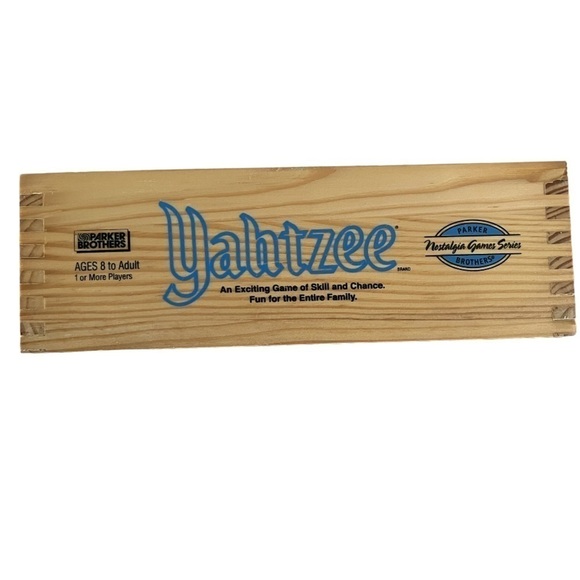 Classic Yahtzee Nostalgia Edition with Wooden Storage Box - Picture 4 of 5